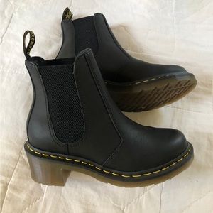 NWOT Dr. Martens Chelsea Boot size US 7 Uk 38